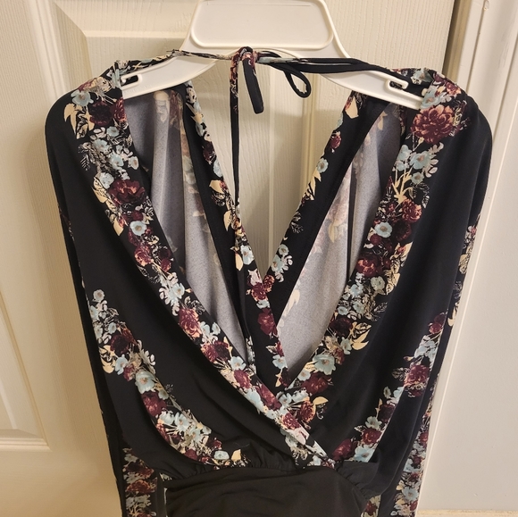 BCBG Generation Black Floral Print Plunge Bodysuit Size XXS - Picture 2 of 7